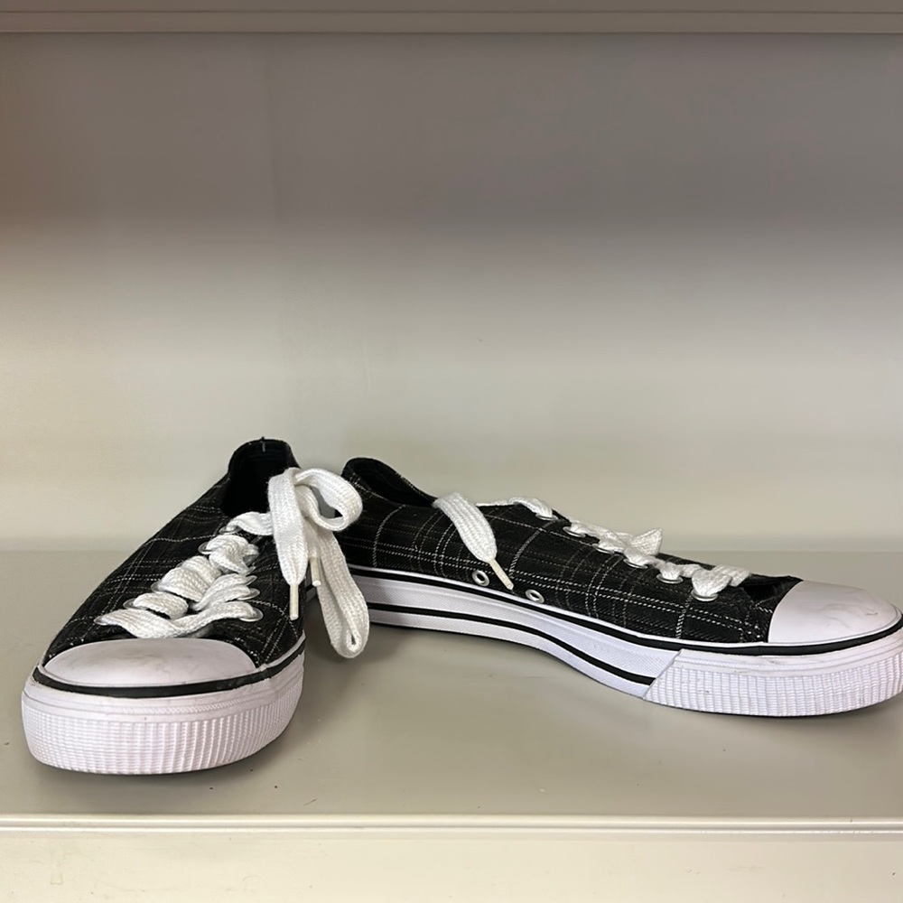 Women’s shoes